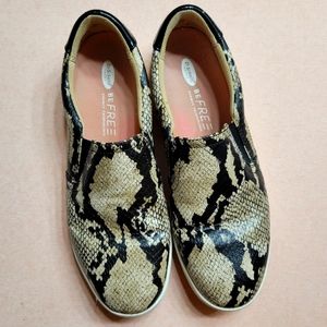 Dr. Scholls Snakeskin Print Slip-on Shoes, Size 9, Black & Tan